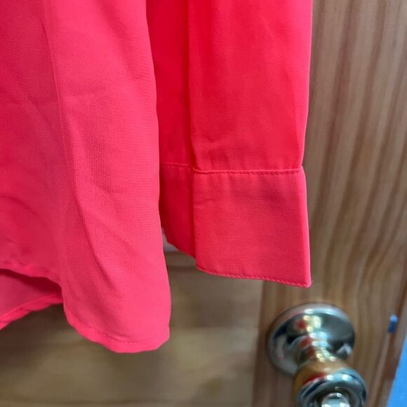 H&M coral flowy button down shirt size 8 - Picture 2 of 8